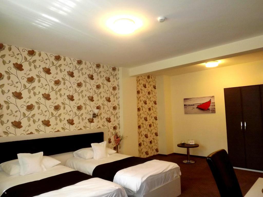 West Plaza Residence Bukarest Rum bild