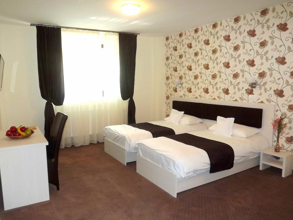 West Plaza Residence Bukarest Rum bild